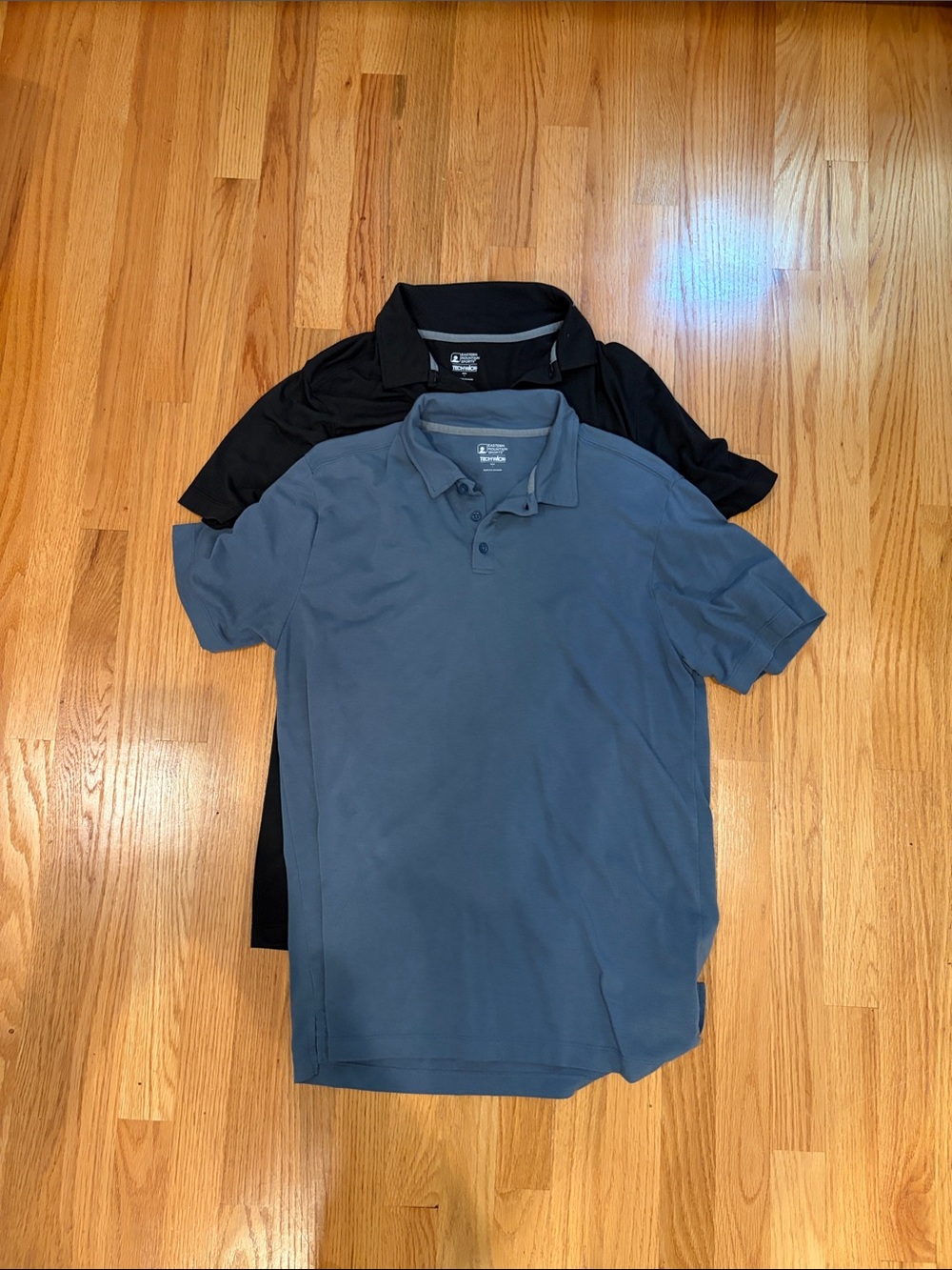Lot of 2- EMS tech wick lightweight polo shirts Men’s Large